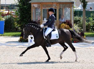 Jessica Krieg et Ghost 41 sont les nouveaux champions d'Allemagne, Photo coll. Becker, sur www.equitaris.de