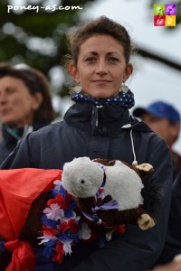 Alizée Froment, fidèle supportrice avec la mascotte Millstreet ! - ph. Pauline Bernuchon