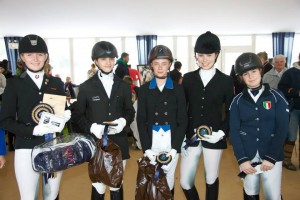 Remise des prix de la RLM à Vidauban : Lana Raumanns, Caterina Neri, Arthur Barthel, Stella Thiel et Mael Bombaci - ph. RPG