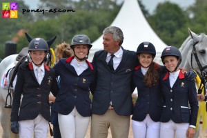 Thomas, Victoria, Justine et Charlotte décrochent la médaille de bronze ! - ph. Pauline Bernuchon