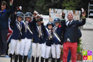 La France est médaillée de bronze en CSO - ph. Poney As