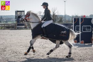 Anaïs Lecourtois et l'étalon Connemara Celtik des Mioko – ph. Marine Delie