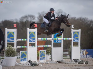 Comme l’an passé, Lou Ann Béraud et Ungaro of Qofanny s’adjugent le Grand Prix As Excellence de Jardy – ph. Marine Delie