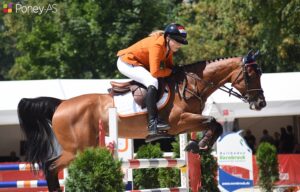 La Néerlandaise Bethany Vos s’impose aux rênes de Still Got Me – ph. Poney As