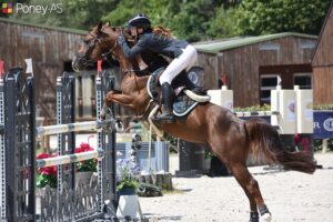 Lison Rivière et Voici Derlenn Tilia – ph. Poney As