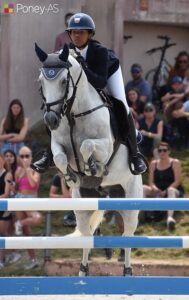 Capucine Ndoninga s’impose dans le Grand Prix As Excellence de Canteleu avec Call Me Oak – ph. Poney As