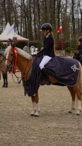 Les gagnants du Grand Prix du CSIP du Mans : Lola Fleurance et Gold Eternel Poune’s - ph. Pôle européen du cheval