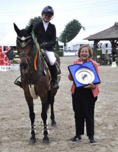 Après Compiègne, la Suédoise Mathilda Hansson met à son actif le Grand Prix du CSIOP de Zuidwolde aux rênes de sa crack Helga Th.O. - ph. CH de Wolden